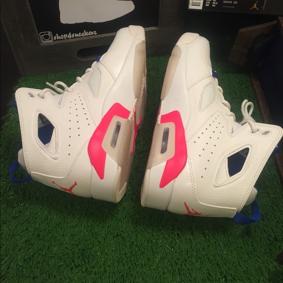 black cat 4s flight club